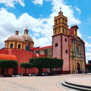 Wunderschöne Kirche in Tequisquiapan. 
.
.
.
#tequisquiapanquéretaromx #tequis #tequisquiapan #queretaro #kirche #mexikoreise #mexico #mexiko #martinasreisewelt