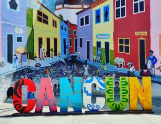 Cancun in bunten Buchstaben mit besonders schönem Hintergrund.
.
.
.
#cancunmexico #cancun #cancún #cancun2021 #cancun #mexikoreise #entdecken #lebensfreude #bunt #martinasreisewelt