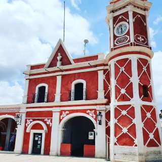 Eines von vielen hübschen Gebäuden in Bernal.
.
.
.
#bernal #bernalqueretaro #pueblomagico #mexikoreise #mexiko #mexico #martinasreisewelt
